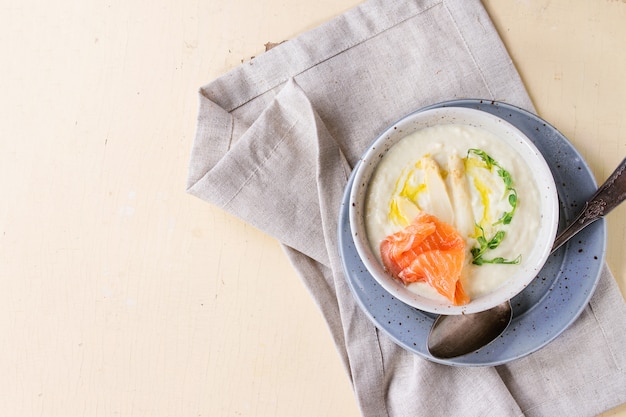 Weiße Spargelsuppe