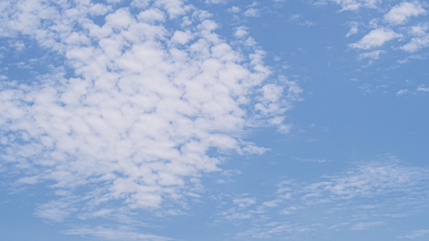 weiße wolke blauer himmel