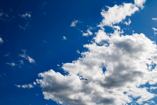 Weiße Wolkentextur Hintergrund aus Luftmaterial Sky-Effektmuster