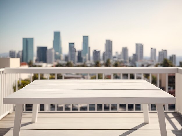 Foto weißer holztisch vor einem abstrakten, verschwommenen hintergrund der stadt los angeles