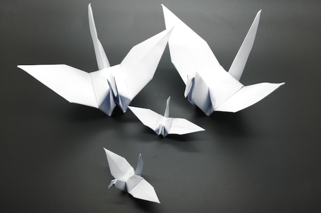 Weißer Origami Kranich, Vogel, Papier