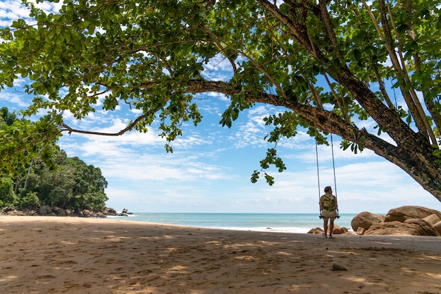 Weißer Sandstrand bei khaolak, Phuket, Thailand