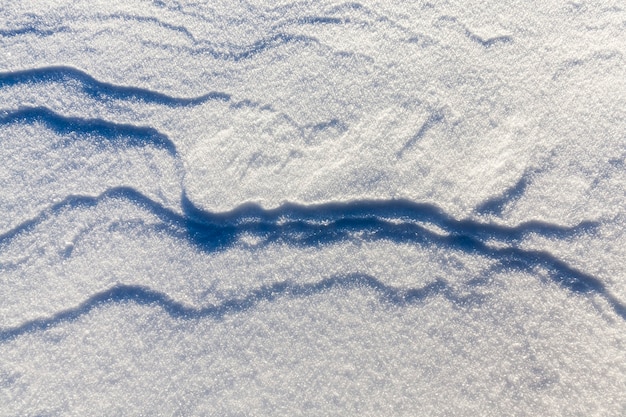 Weißer Schnee nach dem letzten Schneefall, Wintersaison