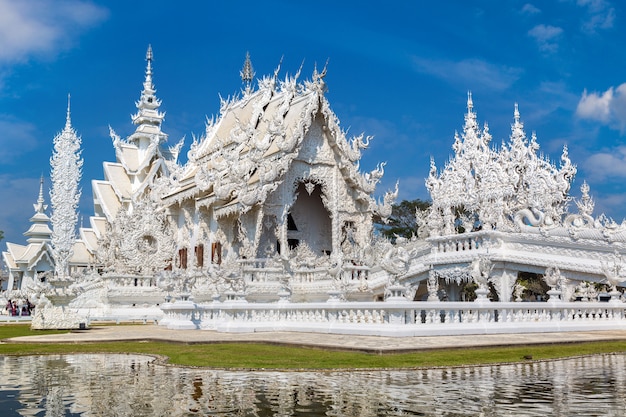 Weißer Tempel Wat Rong Khun in Chiang Rai, Thailand