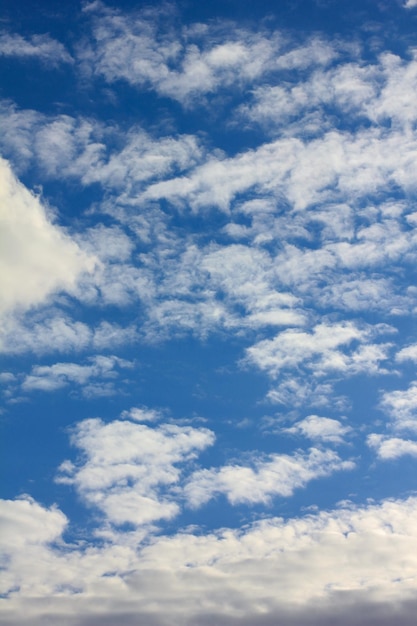 Foto weißer und blauer himmel