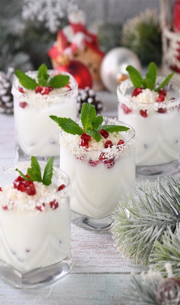 Weißer Weihnachtsmojito