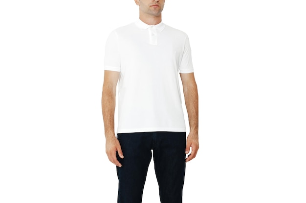 Weißes T-Shirt auf einem Mann-Layout isoliert auf einem weißen Hintergrund kopieren