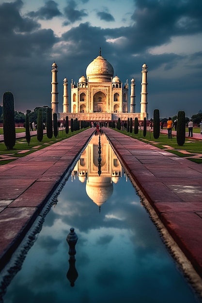 Weißes Taj Mahal mit blauem Himmel