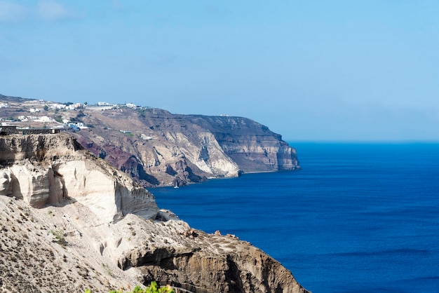 Weitläufige Landschaft mit Blick auf die Insel Santorini Griechenland