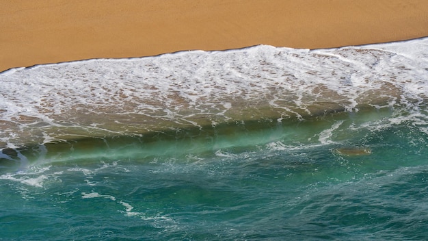 Wellen am Strand