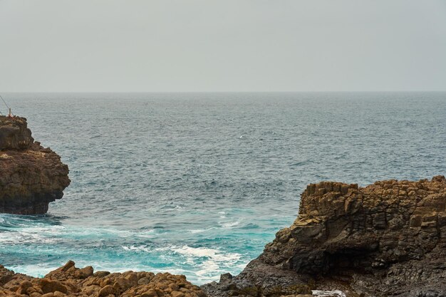 Wellen an der Atlantikküste in Kap Verde