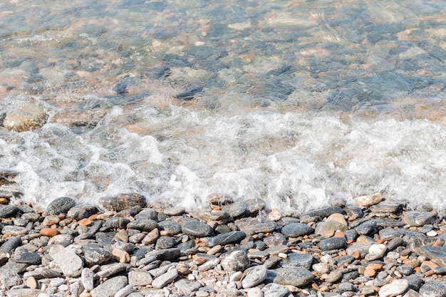 Wellen des Baikalsees im Sommer