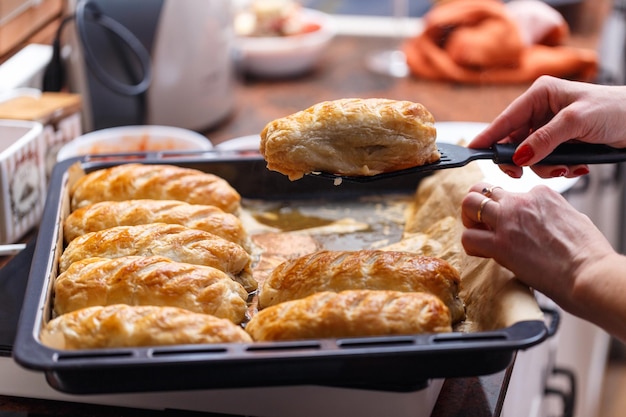 Wellingtons de ciervo en una bandeja