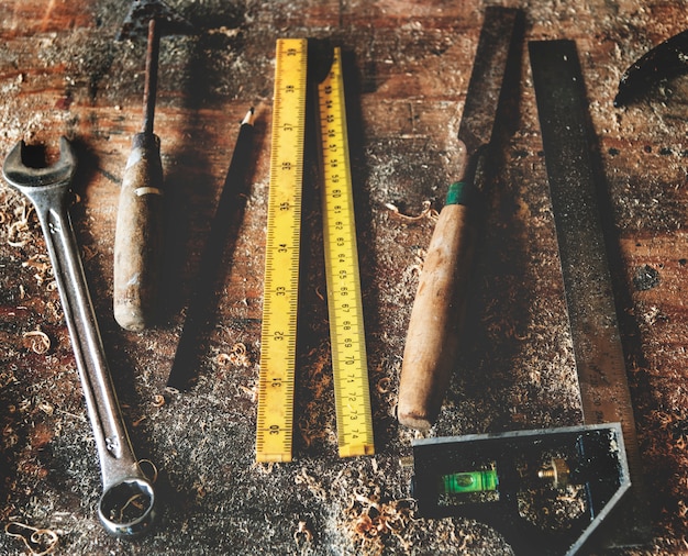 Werkzeuge für Holzarbeiten