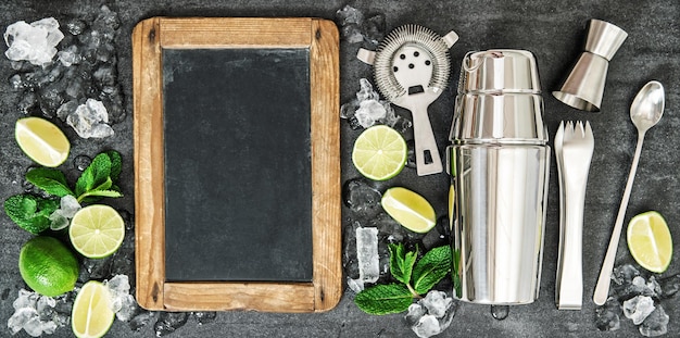 Werkzeuge zur Herstellung von Cocktail-Rink Lime Mint Blätter Tafel