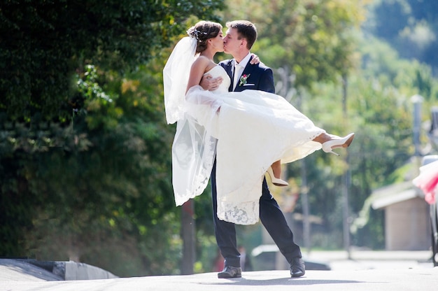 Widding pareja afuera