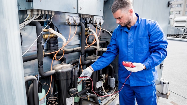 Widerstandsprüfung von Temperatursensoren im Kühlvorlauf des Lüftungsgerätes