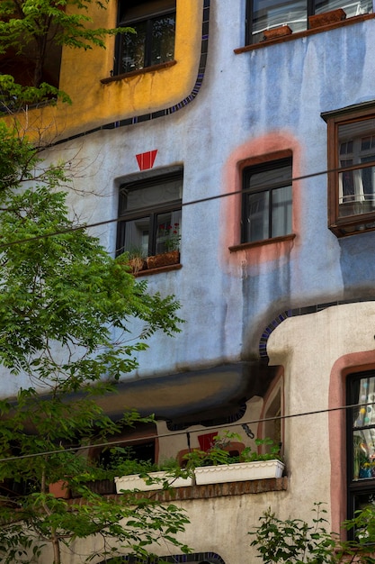 Wien, Österreich 22. Juni 2023 Das ungewöhnlichste Gebäude in Wien Fragment des Hundertwasser-Hauses