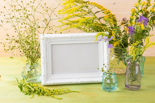 Wilde Blumen in einem Blumenstrauß