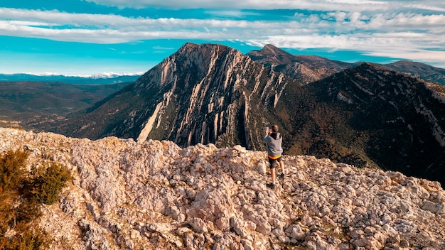 Wildnis Odyssey Borons Aufstieg über Vadiello Reservoir Ein Felsweg durch Aragons Alpine L