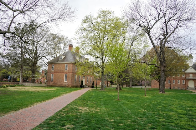 William and mary university fundada en 1693 en Williamsburg