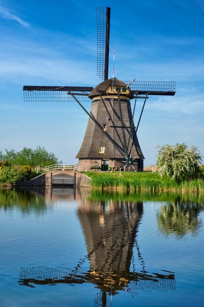 Windmühlen bei Kinderdijk in Holland. Niederlande