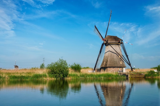 Windmühlen in Kinderdijk in Holland Niederlande