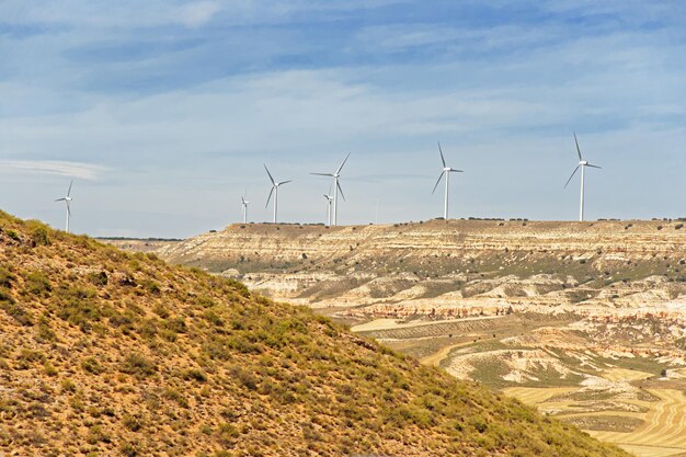 Foto windmühlen in spanien im sommer