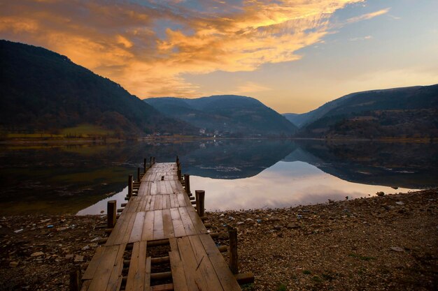 Foto windmühlen von cubuk lake ubuk gl goynuk bolu türkei