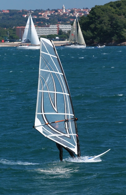 Windsurfen im Meer