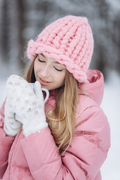 winter im freien glücklich blondie frau porträt