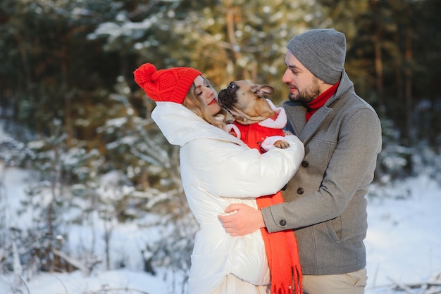 Winter-Schnee-Paar-Liebesgeschichte