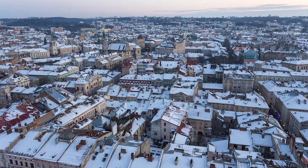 Winterblick auf die Innenstadt in Lemberg, Ukraine