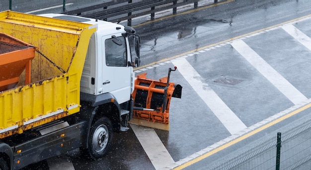 Winterdienstfahrzeug geräumt