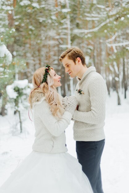 Winterhochzeit Fotosession in der Natur