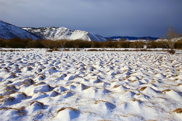 winterlandschaft insel olchon, baikalsee reise russland