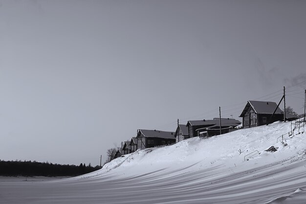 winterlandschaft russisches dorf norden holzhaus