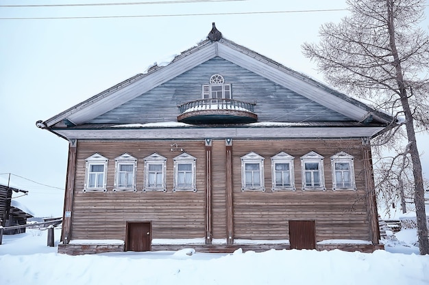 winterlandschaft russisches dorf norden holzhaus