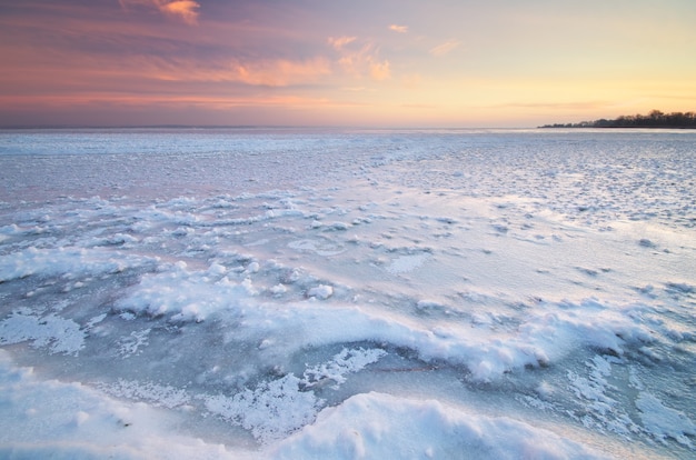 Winterlandschaft. Zusammensetzung der Natur.