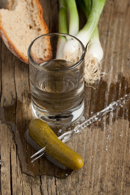 Foto wodka und snacks