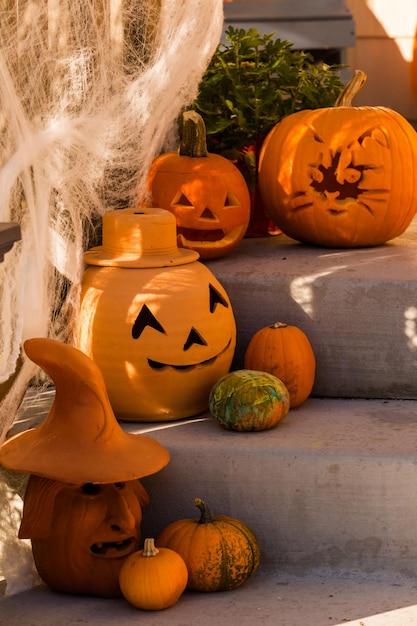 Wohnhaus für Halloween-Urlaub dekoriert.