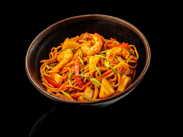 Wok de camarones agridulces