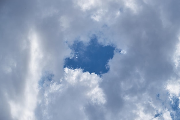 Wolke aus Puzzleteilen