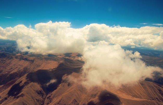 Wolken am blauen Himmel