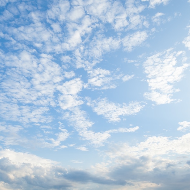 Wolken bedeckten den Himmel