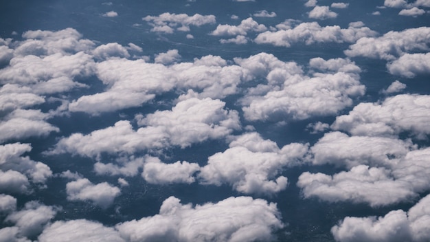 Wolkenansicht aus dem Flugzeug