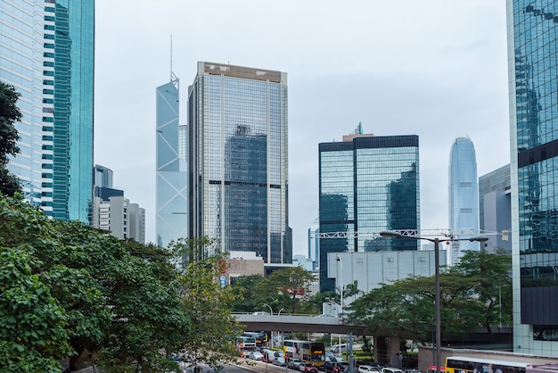 Wolkenkratzer der Stadt sind berühmte Wahrzeichen von Hongkong Hongkong ist eines der dichtesten