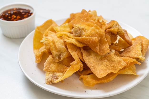 wonton de cerdo frito