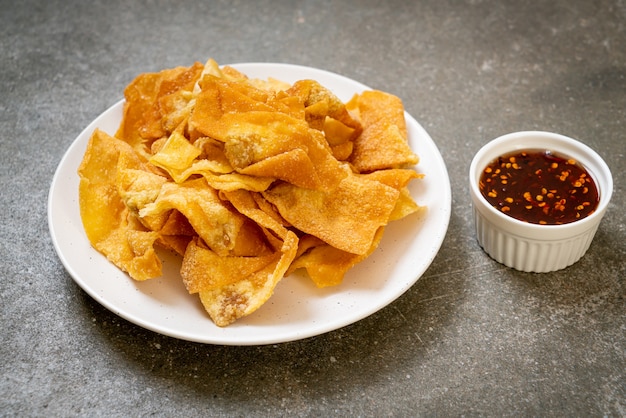 wonton de cerdo frito