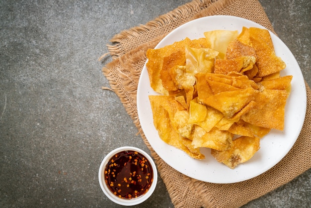 wonton de porco frito